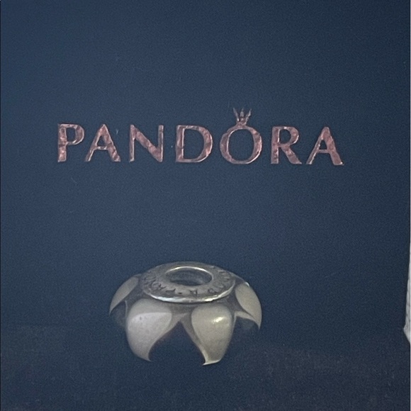 Pandora glass charm - Picture 2 of 4